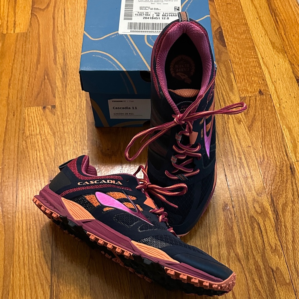 Brooks Cascadia 11 Navy and Pink Trail Shoes